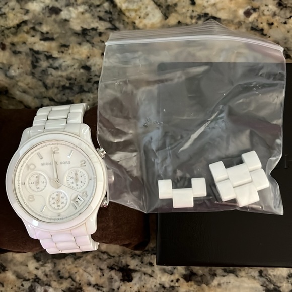 Michael Kors white womens watch. - Picture 2 of 4